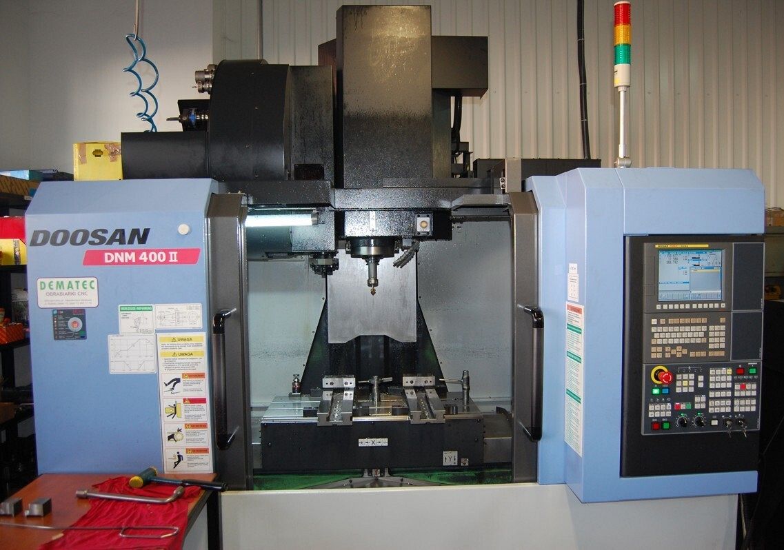 MILLING MACHINING CENTRE DOOSAN DNM 400-II